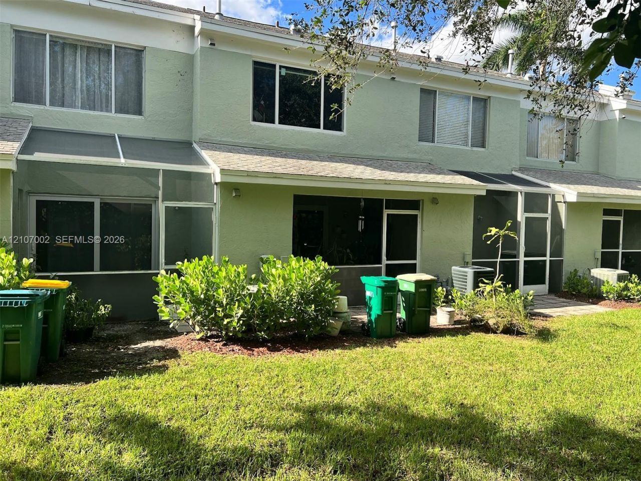 7830 Dixie Beach Cir, Tamarac, FL 33321 Photo