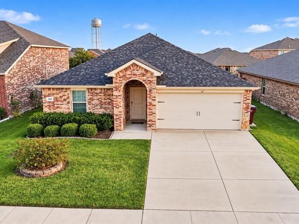 1901 Crimson Avenue , Farmersville, TX 75442
