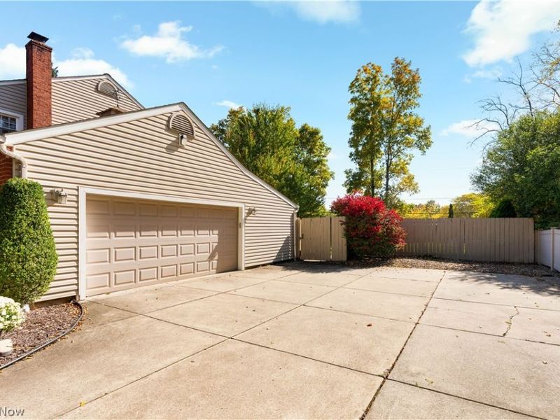 135 E Case Drive, Hudson, OH 44236 Photo 4