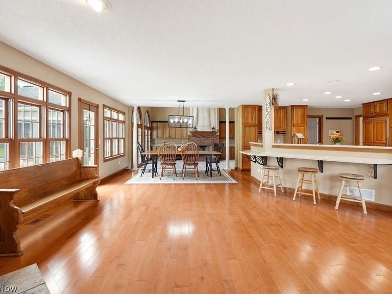 9745 Bainbridge Road, Chagrin Falls, OH 44023 Photo 12