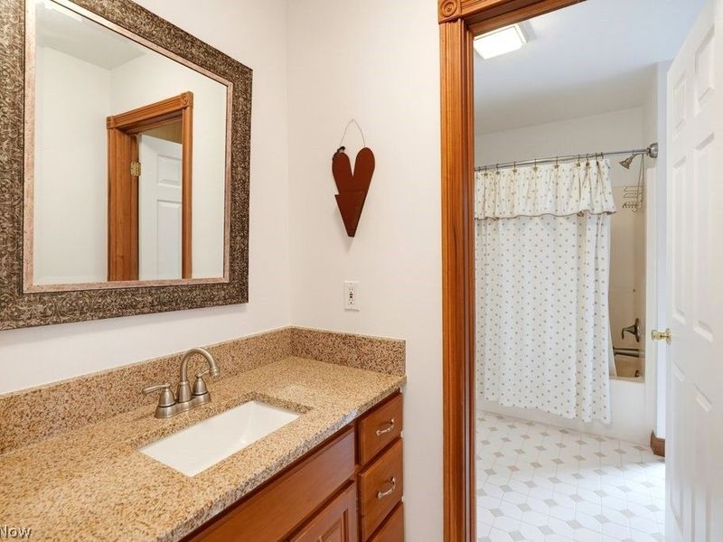 9745 Bainbridge Road, Chagrin Falls, OH 44023 Photo 32