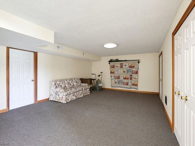9745 Bainbridge Road, Chagrin Falls, OH 44023 Photo 41