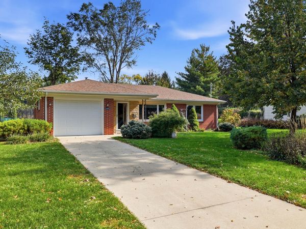 1247 71st Street , Windsor Heights, IA 50324