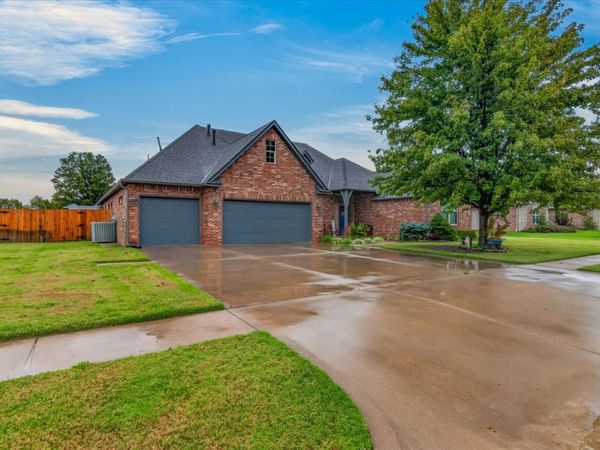 220 Pepper Grass Court, Bartlesville, OK 74006