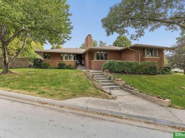 6102 Burt Street, Omaha, NE 68132