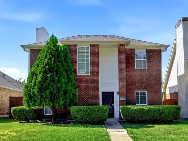 2136 Falcon Ridge Drive, Carrollton, TX 75010