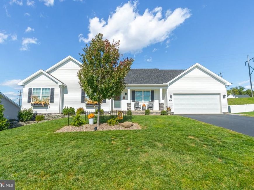 199 Cedarlyn Drive, York, PA 17408 Main Photo