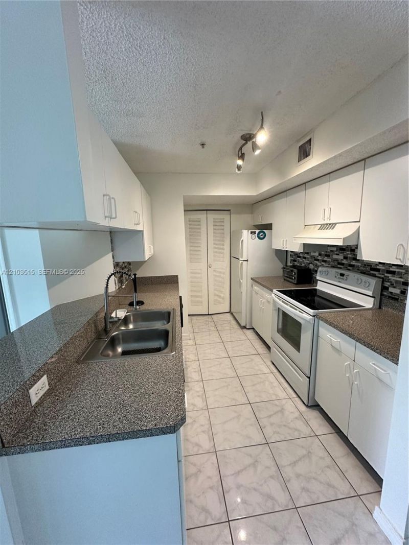 420 S Park Rd , Unit 308, Hollywood, FL 33021 Photo