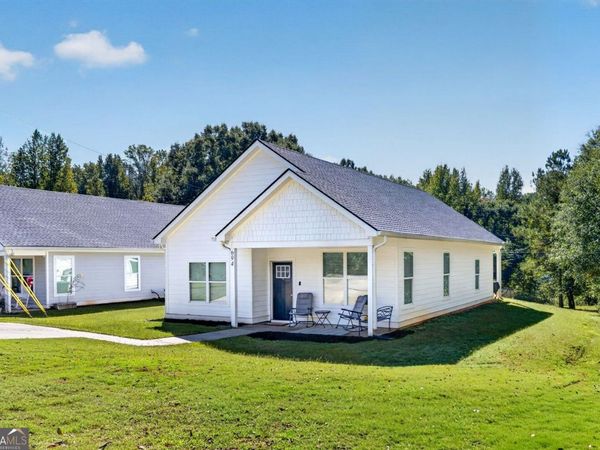 694 Railroad Avenue, Comer, GA 30629
