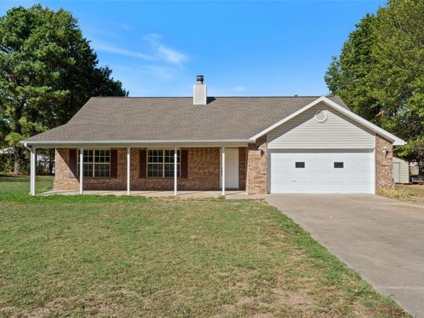 1100 Jennifer Lane , Lowell, AR 72745