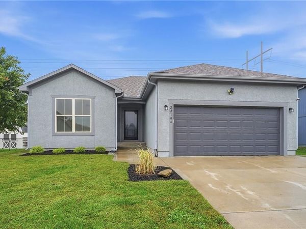 22104 CRYSTAL Avenue, Peculiar, MO 64078