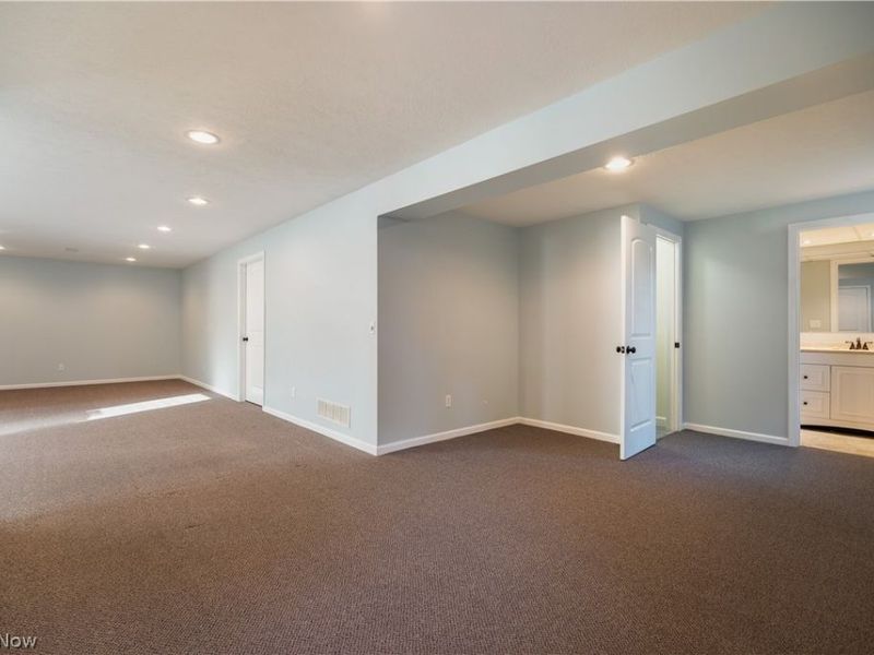 6617 Harness Circle NE, Canton, OH 44721 Photo 26
