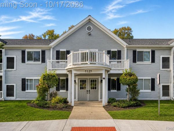 1127 S Lake Drive, Novi, Mi 48377