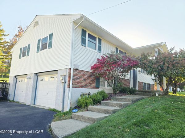 915 Park Avenue, Shavertown, PA 18708