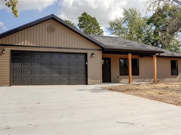 153 Crescent Drive, Lebanon, MO 65536