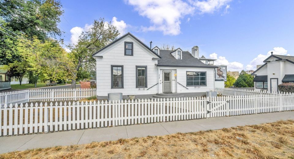 214 W Robinson Street, Carson City, NV 89703 Photo