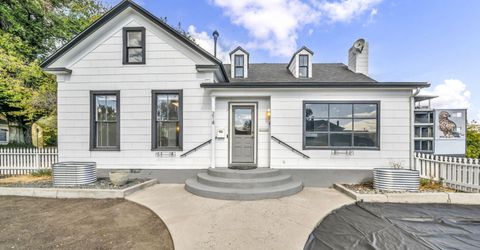 214 W Robinson Street, Carson City, NV 89703 Photo