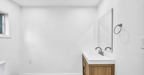 214 W Robinson Street, Carson City, NV 89703 Photo