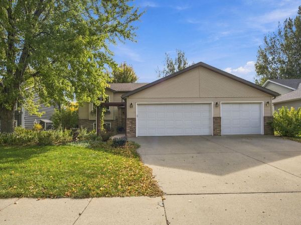 1115 Sommerset Drive , West Fargo, ND 58078