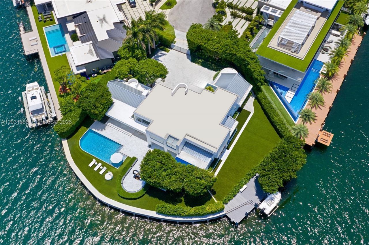 13395 Biscayne Bay Dr, North Miami, FL 33181 Photo