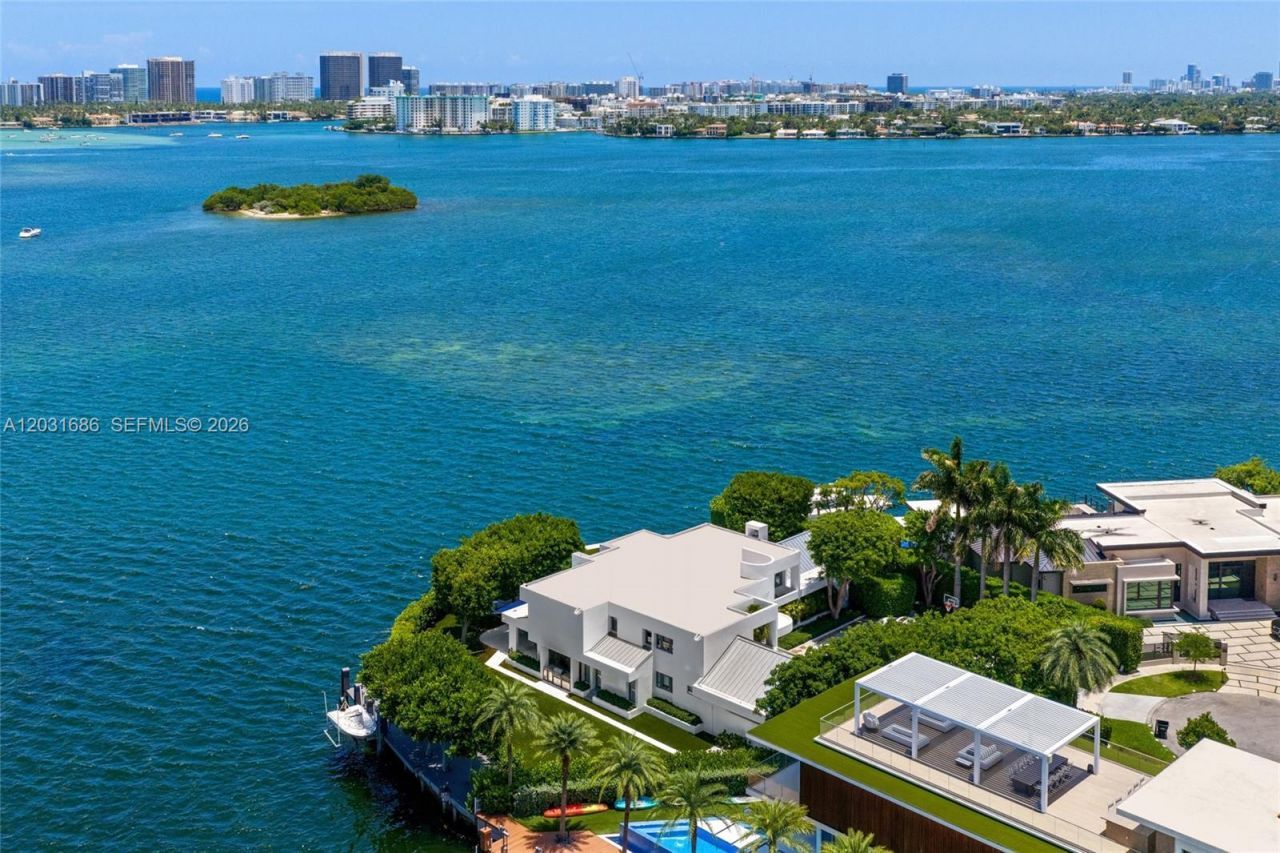 13395 Biscayne Bay Dr, North Miami, FL 33181 Photo