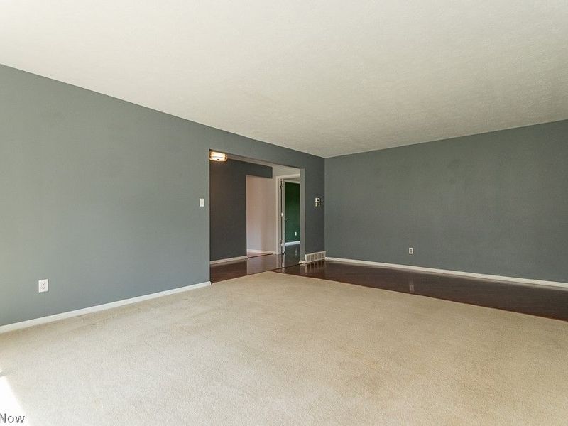 5223 Chickadee Lane, Lyndhurst, OH 44124 Photo 5