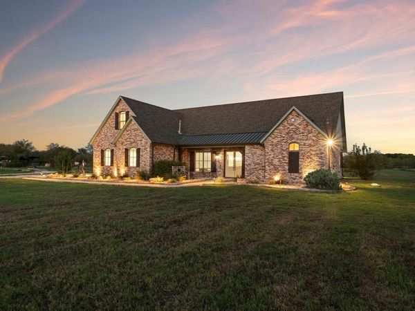 12621 Oak Grove Road S, Burleson, TX 76028