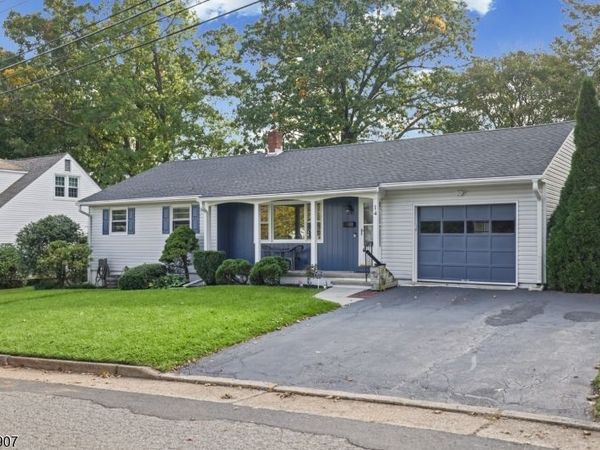 14 Condit St, Newton, NJ 07860
