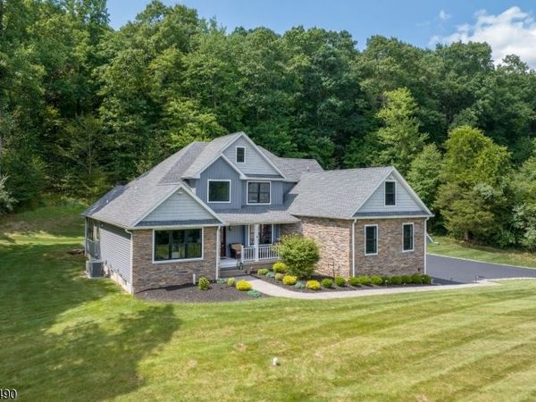1 Sydney Ln, Lebanon, NJ 07865