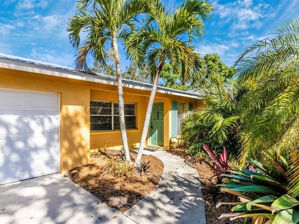 3039 CHASE CIRCLE , SARASOTA, FL 34231