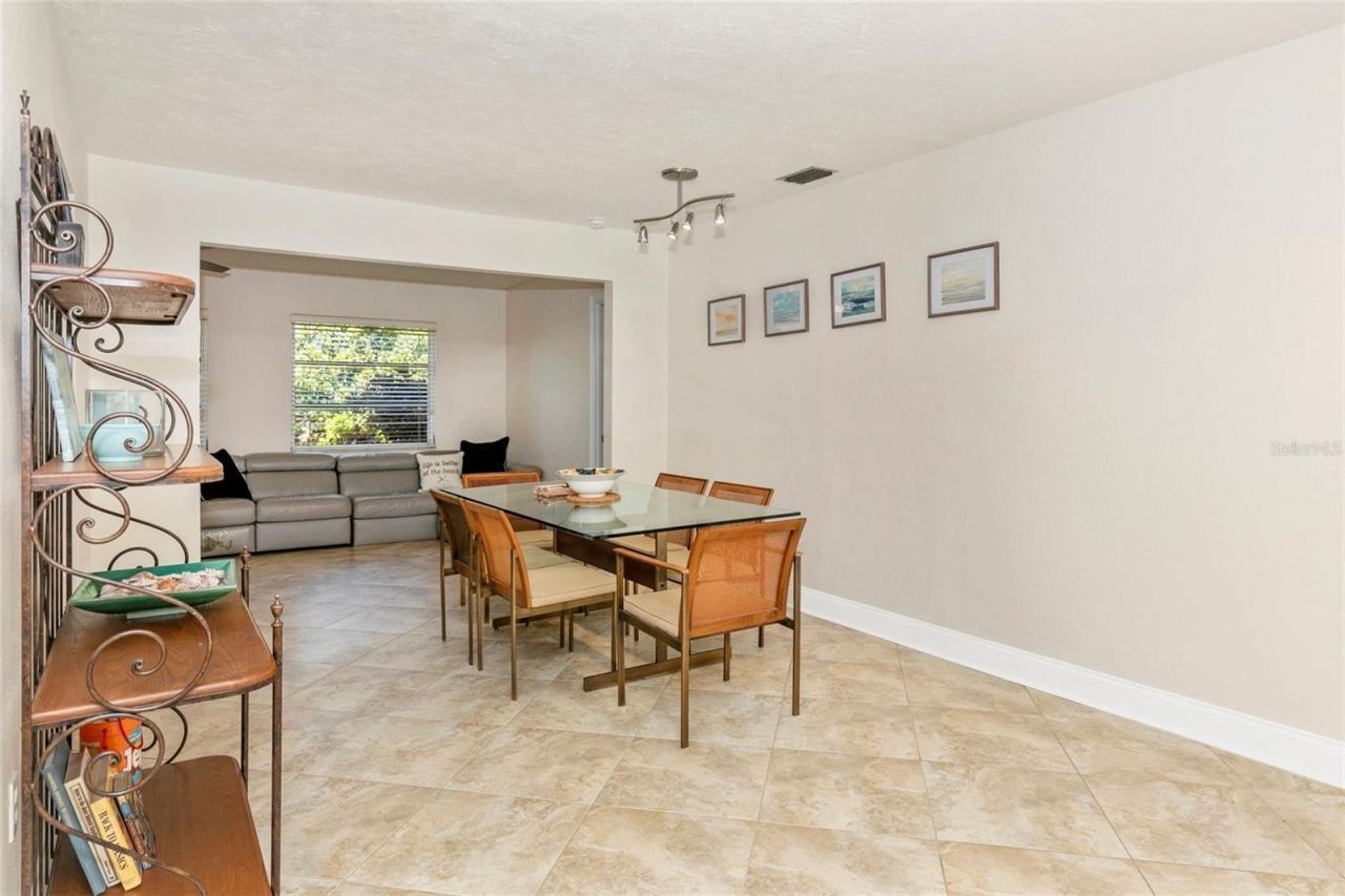 3039 Chase Circle, Sarasota, FL 34231 Photo