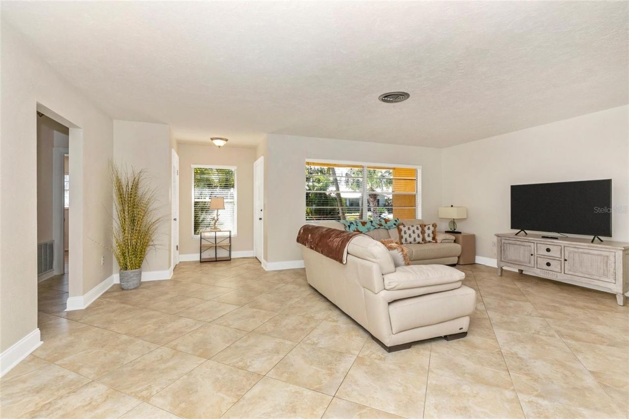 3039 Chase Circle, Sarasota, FL 34231 Photo