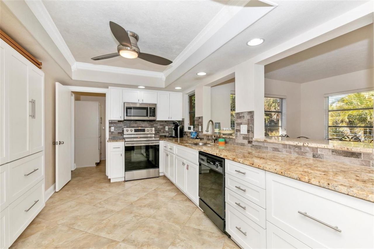 3039 Chase Circle, Sarasota, FL 34231 Photo