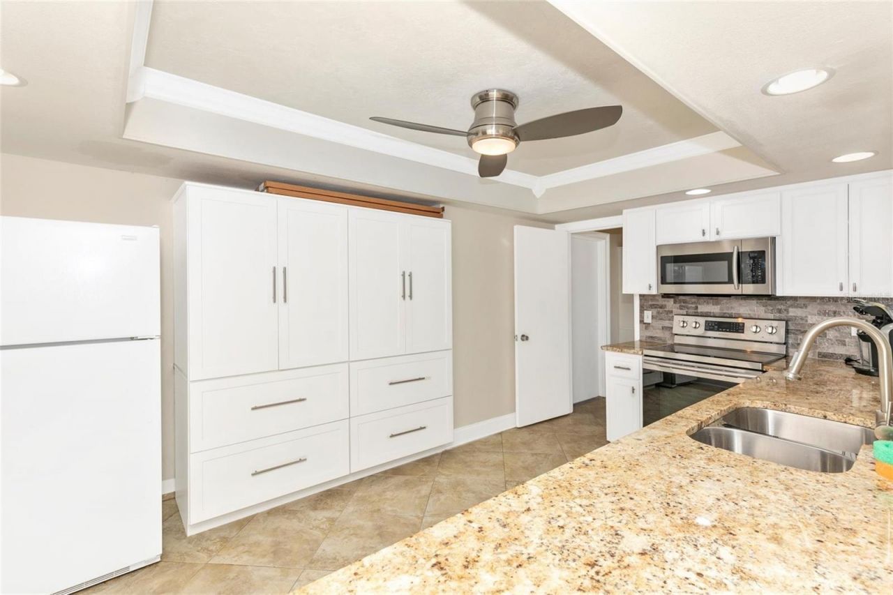 3039 Chase Circle, Sarasota, FL 34231 Photo