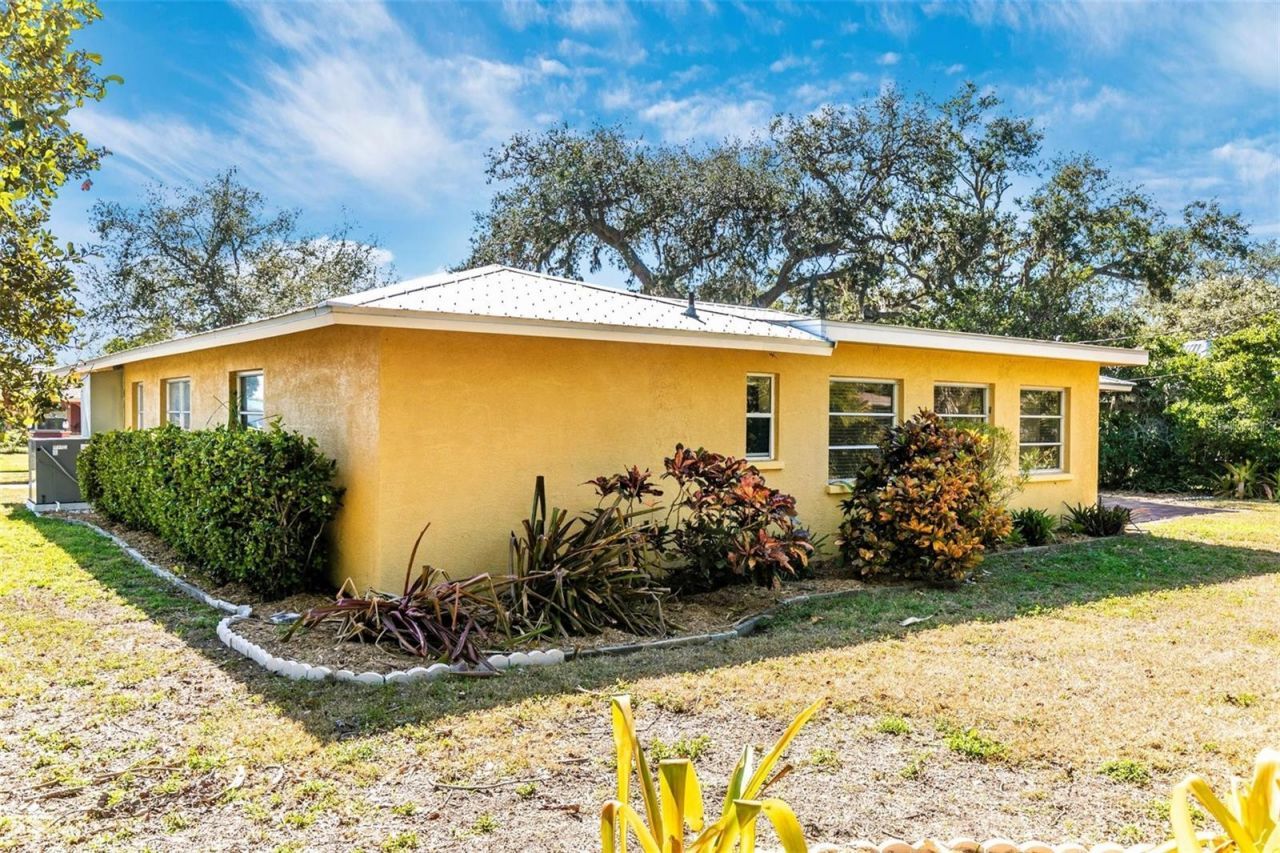 3039 Chase Circle, Sarasota, FL 34231 Photo