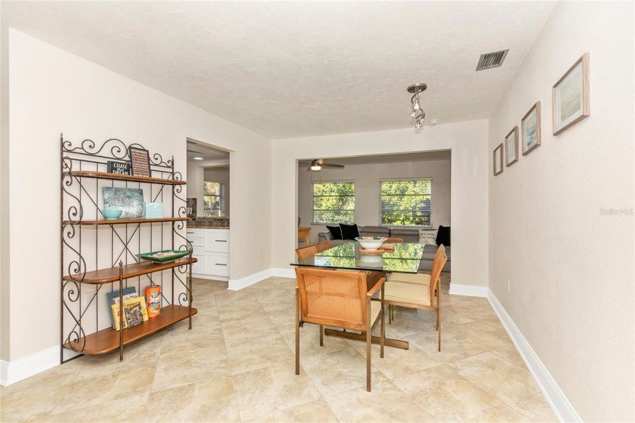 3039 Chase Circle, Sarasota, FL 34231 Photo