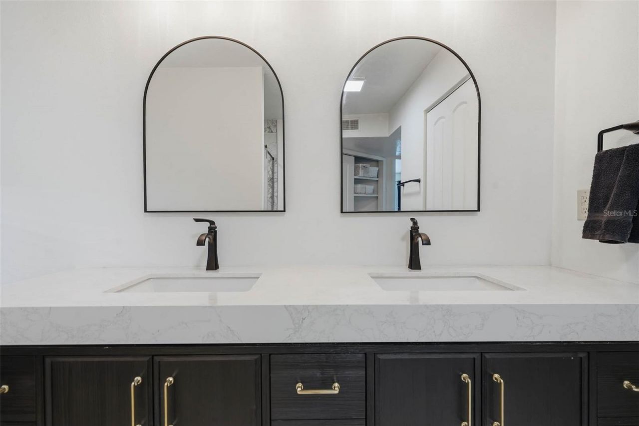 2715 Mock Orange Court , Valrico, FL 33594 Photo