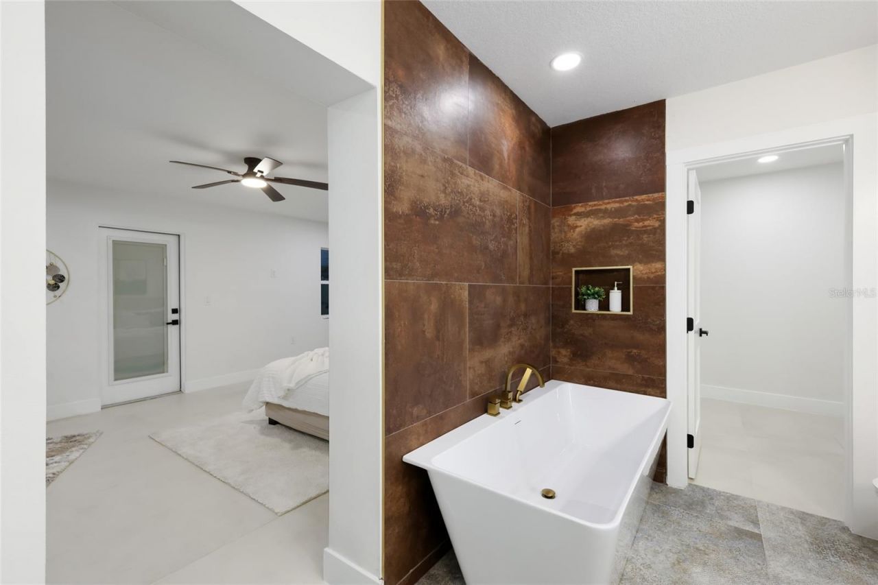 780 Indian Beach Circle, Sarasota, FL 34234 Photo