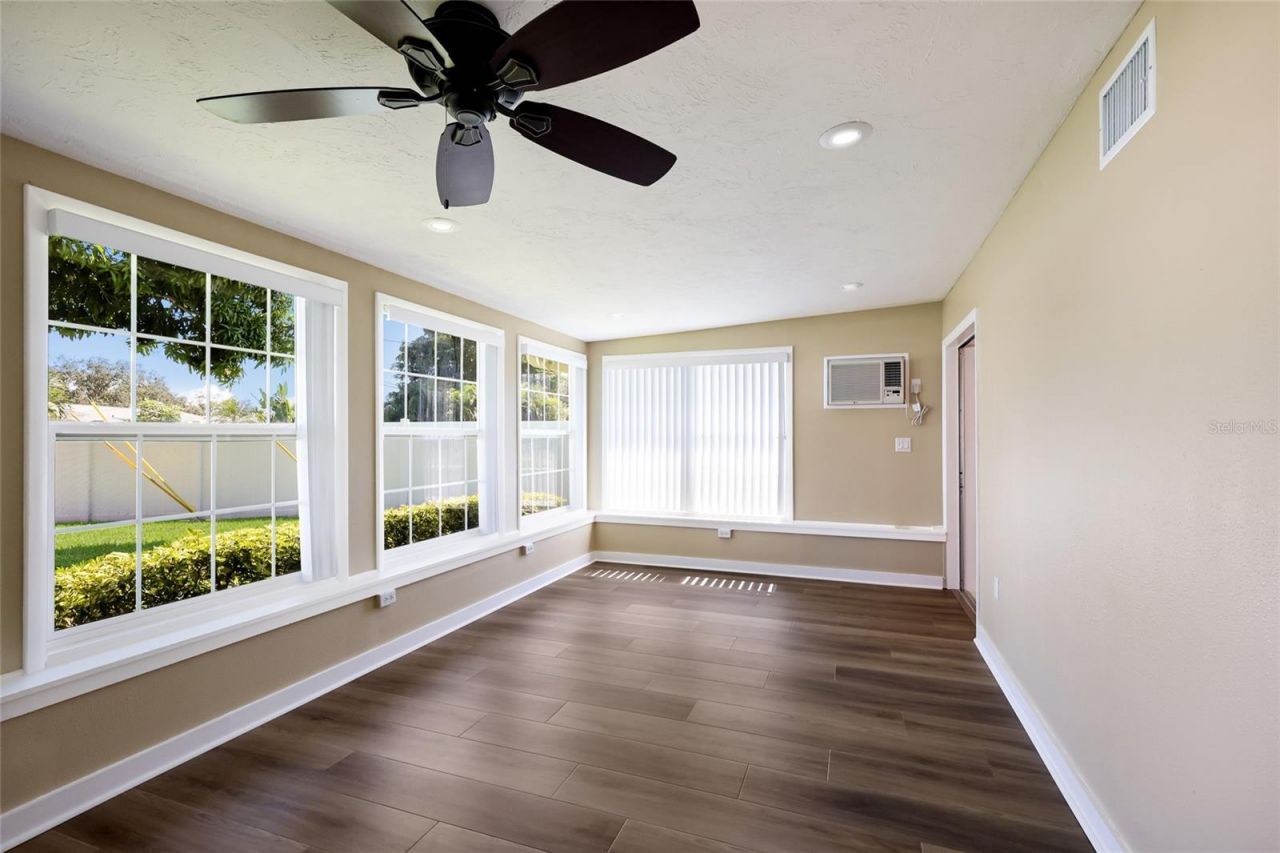 3003 Gulf Gate Drive, Sarasota, FL 34231 Photo