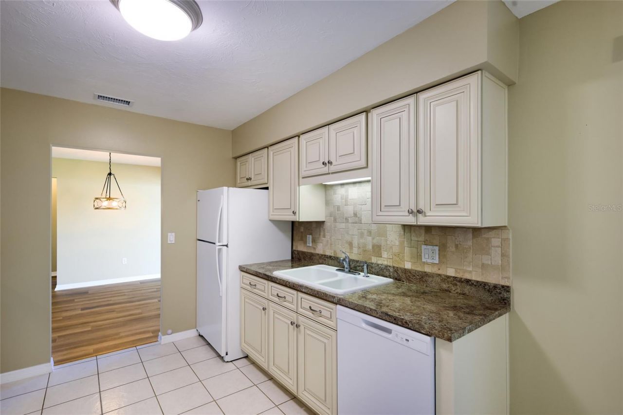 3003 Gulf Gate Drive, Sarasota, FL 34231 Photo