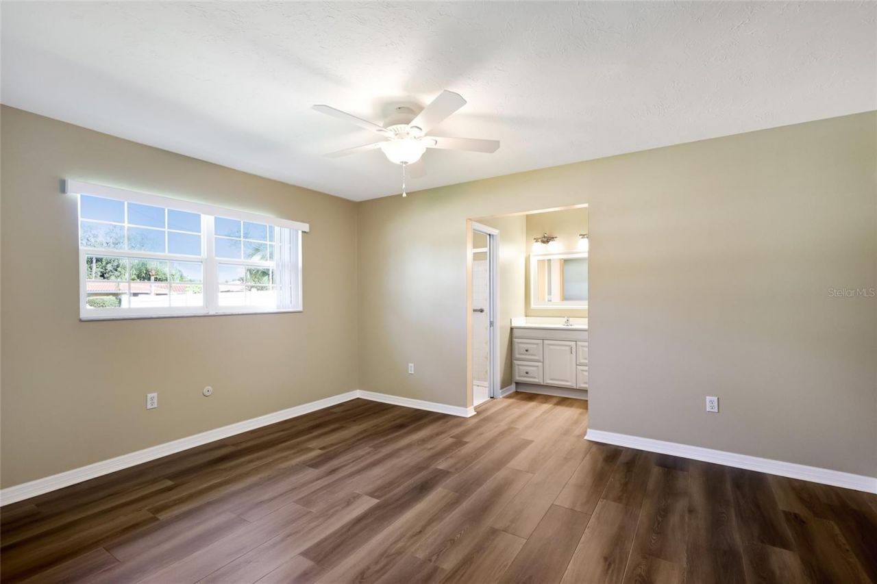 3003 Gulf Gate Drive, Sarasota, FL 34231 Photo