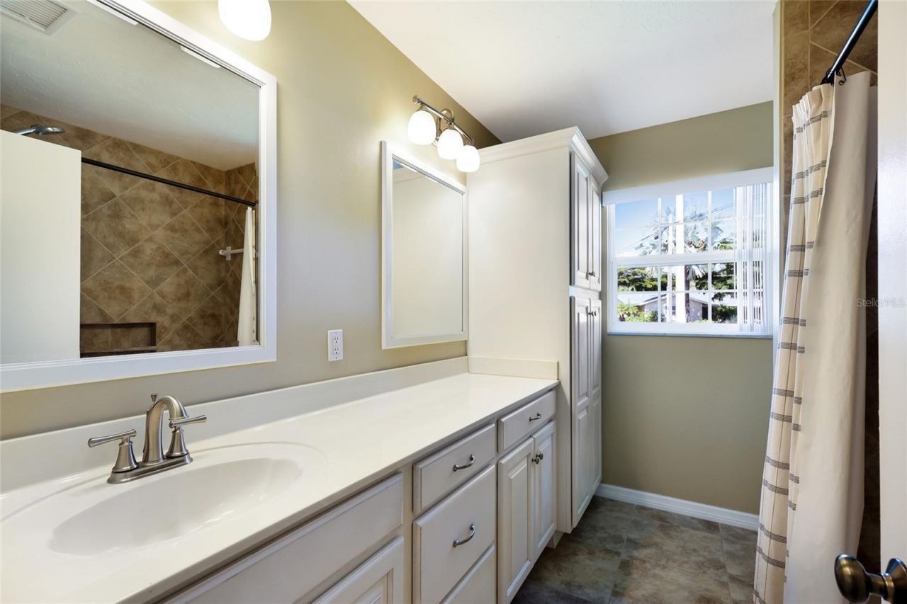 3003 Gulf Gate Drive, Sarasota, FL 34231 Photo