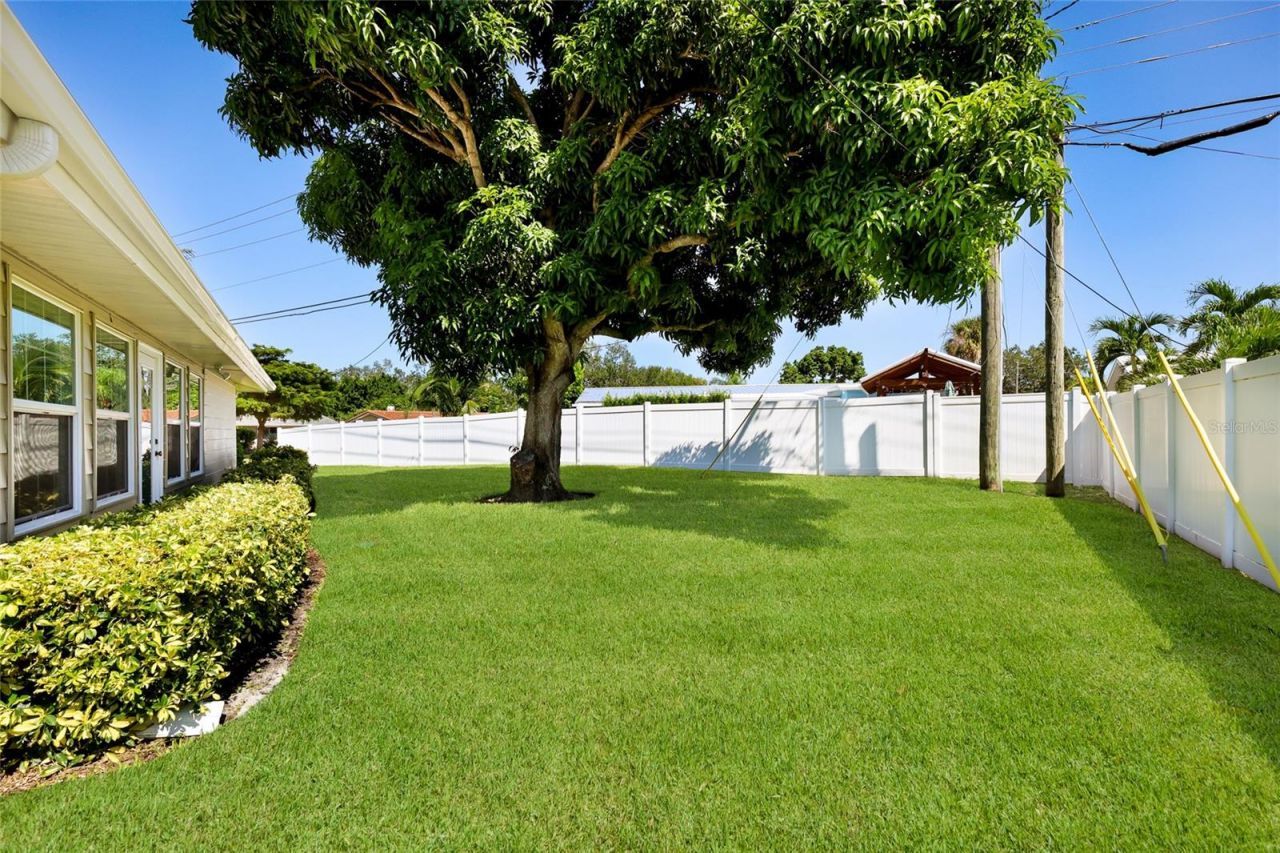 3003 Gulf Gate Drive, Sarasota, FL 34231 Photo