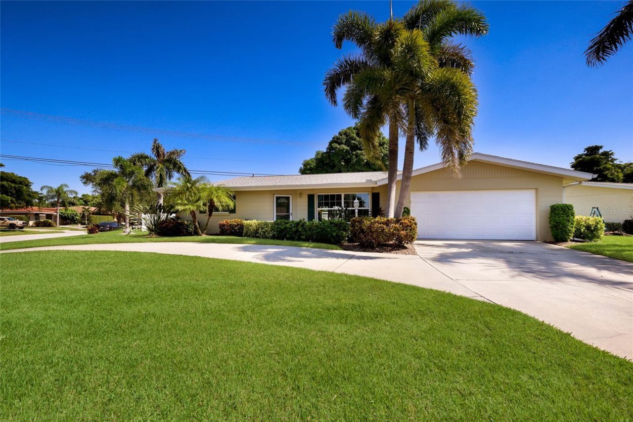 3003 Gulf Gate Drive, Sarasota, FL 34231 Photo