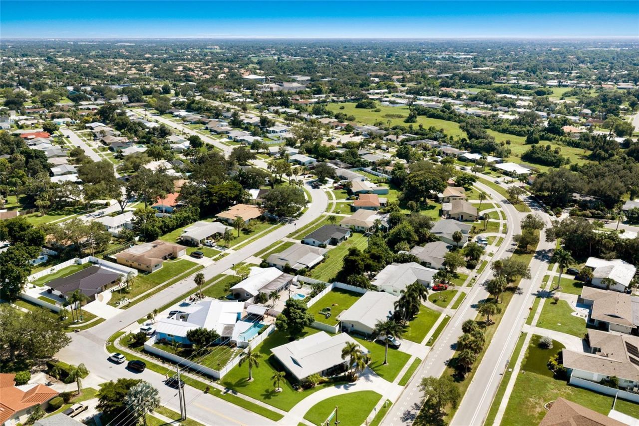 3003 Gulf Gate Drive, Sarasota, FL 34231 Photo