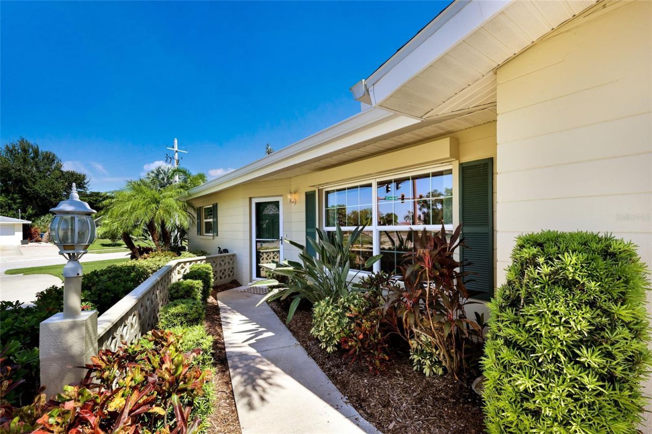 3003 Gulf Gate Drive, Sarasota, FL 34231 Photo