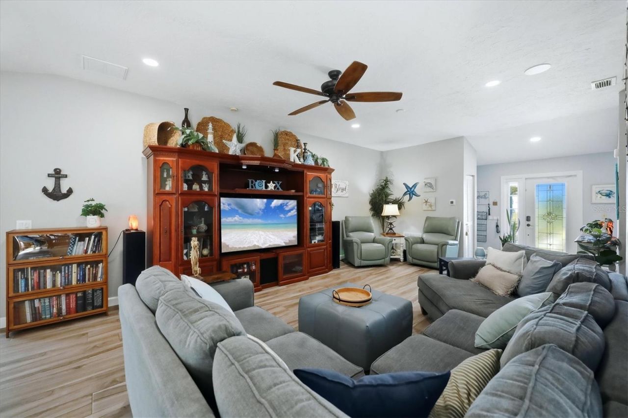 6803 32nd Avenue W, Bradenton, FL 34209 Photo