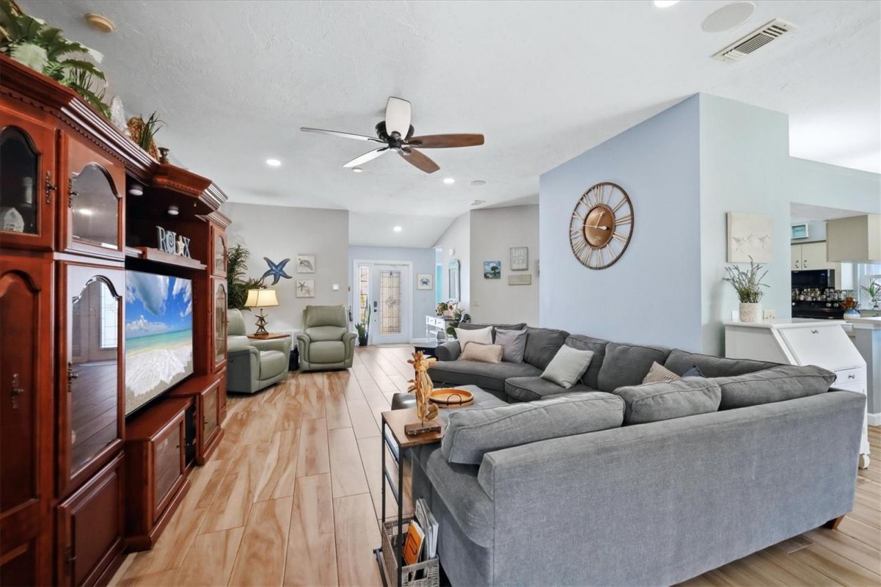 6803 32nd Avenue W, Bradenton, FL 34209 Photo