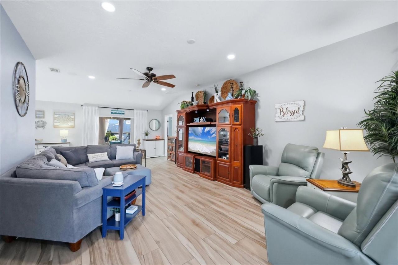 6803 32nd Avenue W, Bradenton, FL 34209 Photo