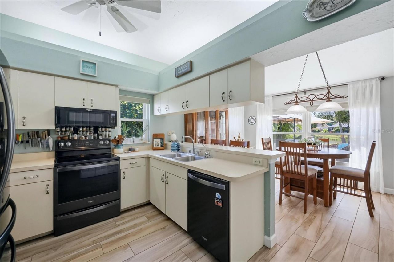 6803 32nd Avenue W, Bradenton, FL 34209 Photo